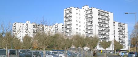Réhabilitation énergétique de 4 immeubles de logements collectifs Quatier du Clou Bouchet.

Travaux :


	Traitement des façades,